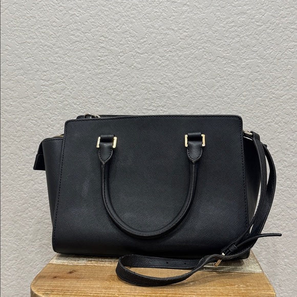 Michael Kors Black Leather Crossbody Shoulder Bag - Picture 2 of 4